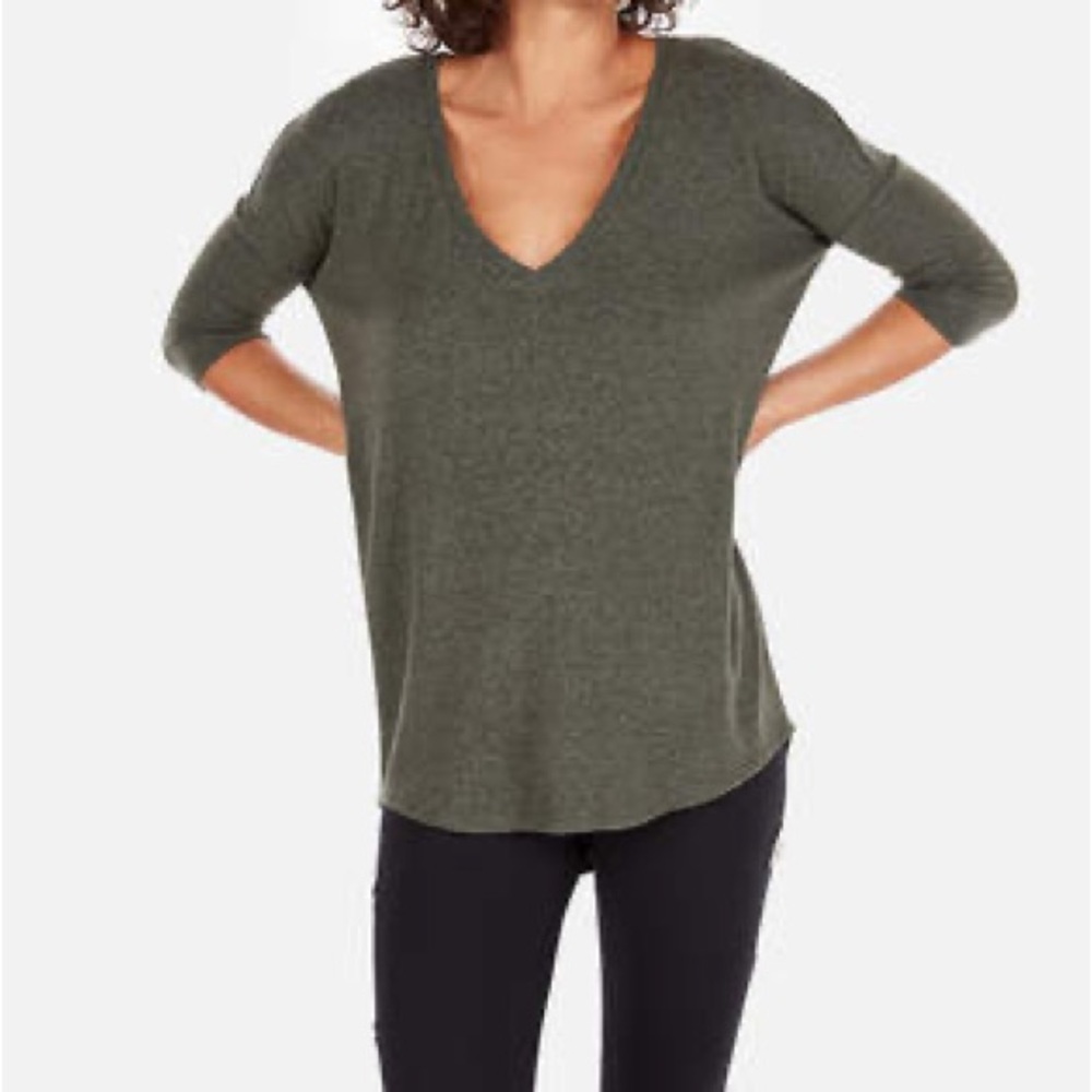Express Dolman Sleeve Hi Lo V-neck Tunic Length Super Soft Olive Tee Top, Size M